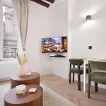 Parisian Gem With Stunning View *