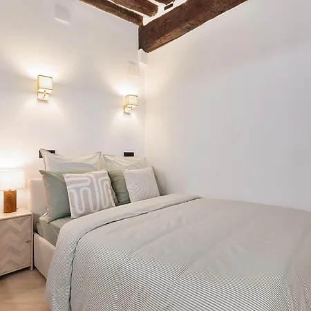 Parisian Gem With Stunning View Appartamento *