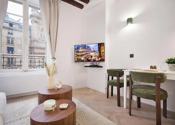 Parisian Gem With Stunning View *