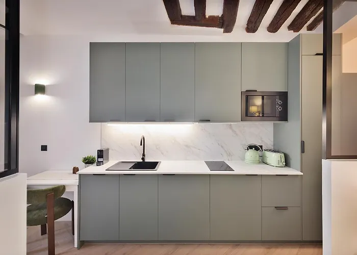 Parisian Gem With Stunning View