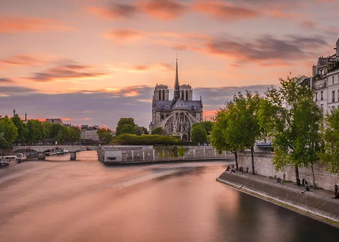Parisian Gem With Stunning View Apartamento Paris